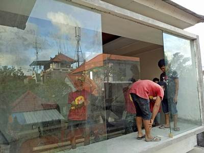 pemasangan kaca cv multikarya aluminium3