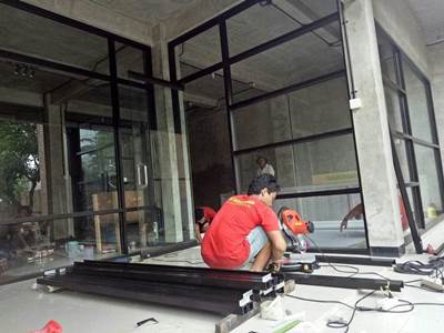 pemasangan kaca dan partisi aluminium cv multikarya