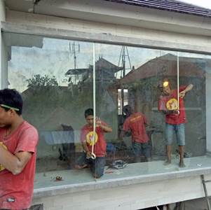 project pemasangan kaca cv multikarya aluminium