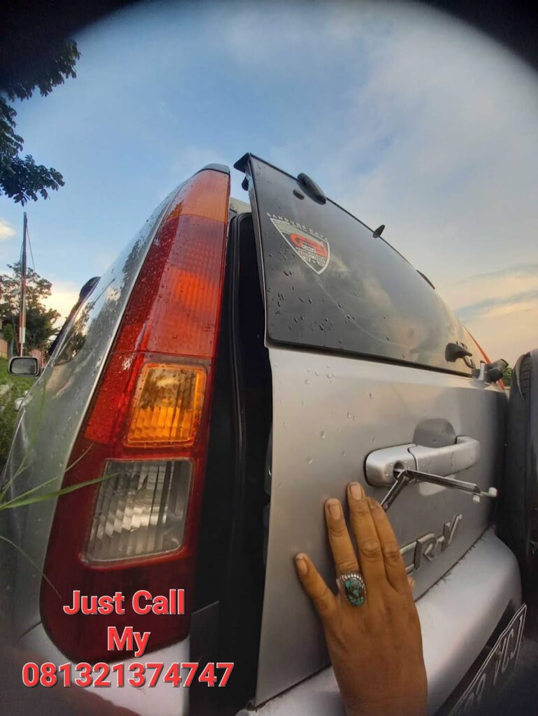 ahli kunci belakang mobil bandung